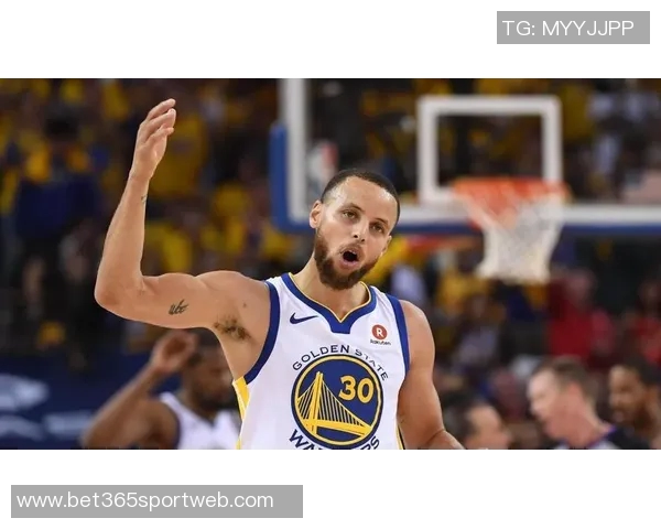 库里强调年轻球员的重要性呼吁全队以积极能量共同努力争胜 库里强调年轻球员的重要性呼吁全队以积极能量共同努力争胜