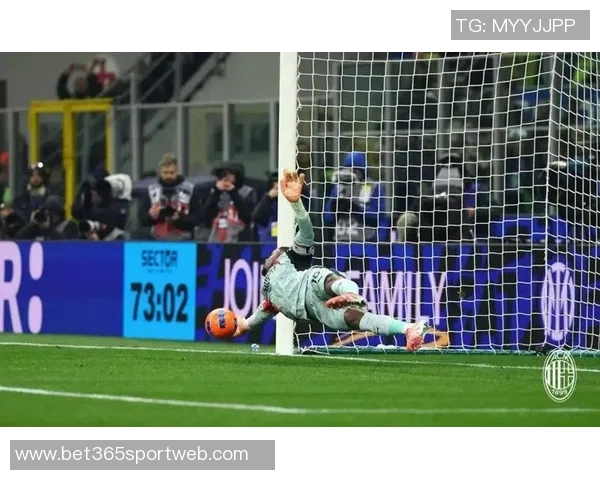 门将之争：索默单手扑救失误迈尼昂成功迷惑恰20引发热议