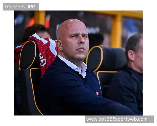 卡拉格质疑萨拉赫未来在利物浦的可能性与出场机会