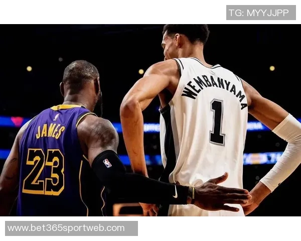 名嘴点评文班亚马身体变化超预期展现强壮实力