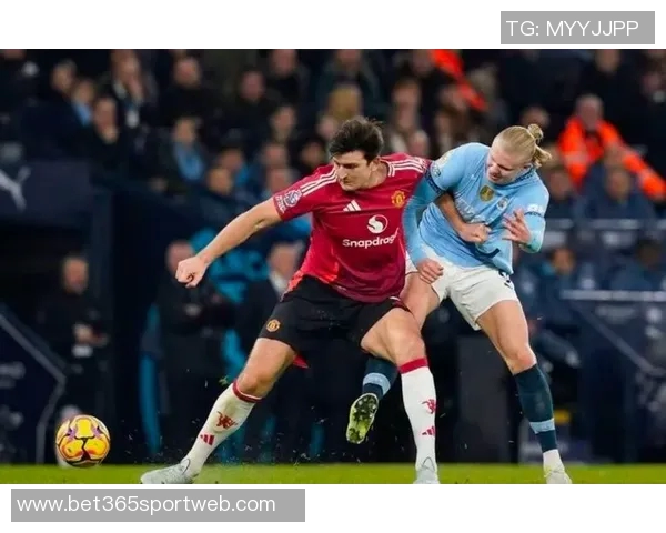 曼联与马奎尔展开续约谈判但需接受降薪条件